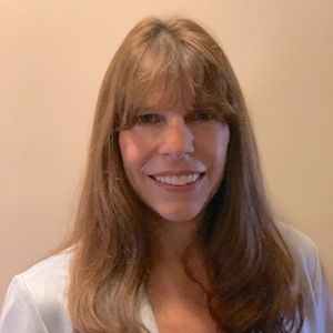 Meet your Posher, Debbie